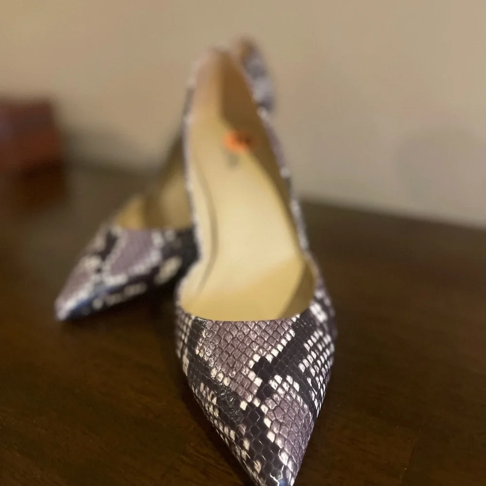 Michael Kors Brown and Black Heels with Sleek Design - Picture 2 of 4